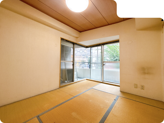 リフォーム前の和室。やや暗く古さを感じる印象のお部屋